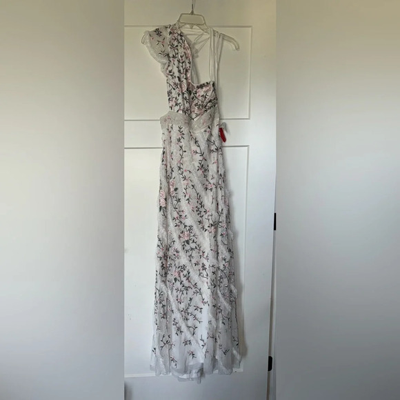 MacDuggal EMBROIDERED RUFFLED ONE SHOULDER LACE UP GOWN Ivory 10! - Picture 5 of 8